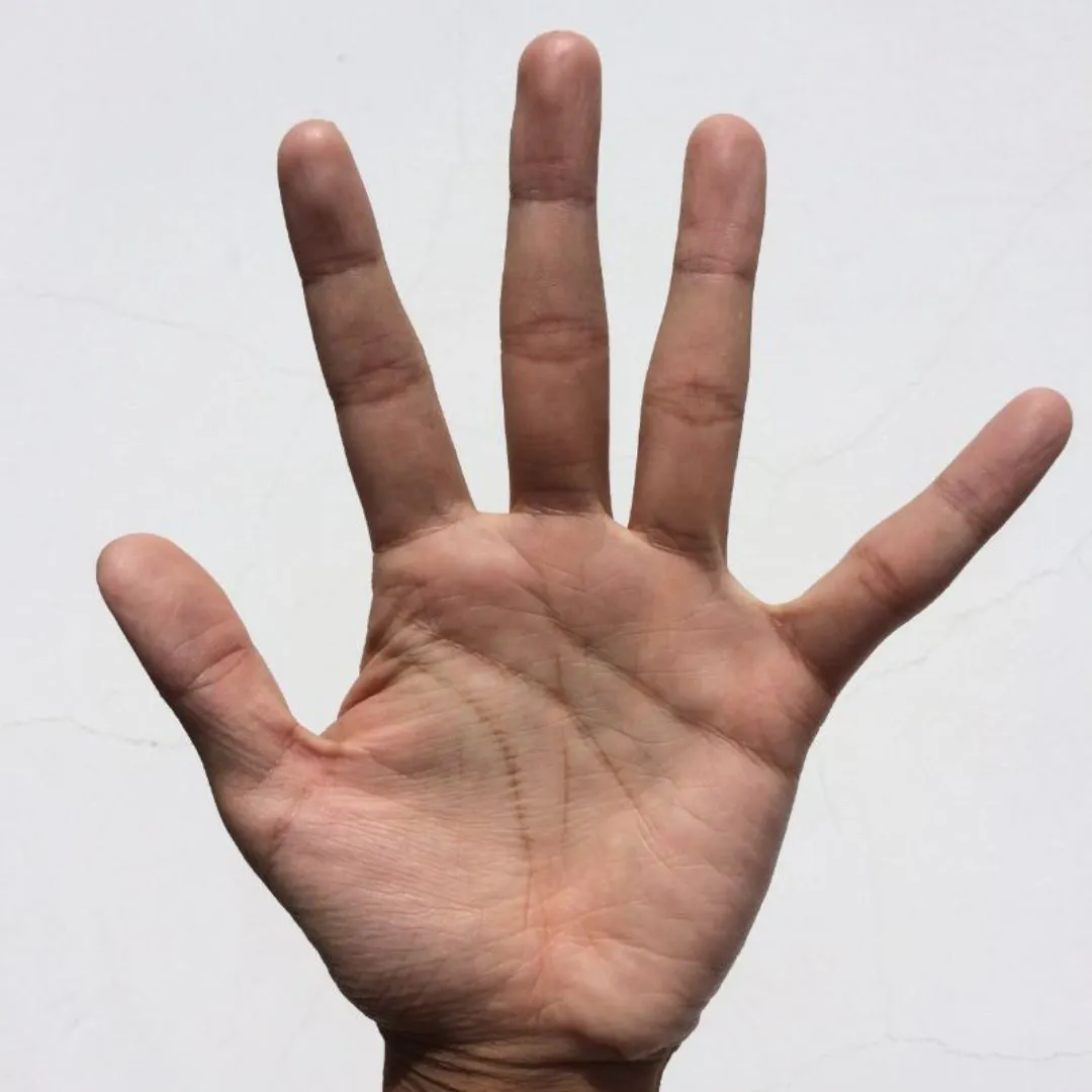 Se craquer les doigts, est-ce une mauvaise habitude ?