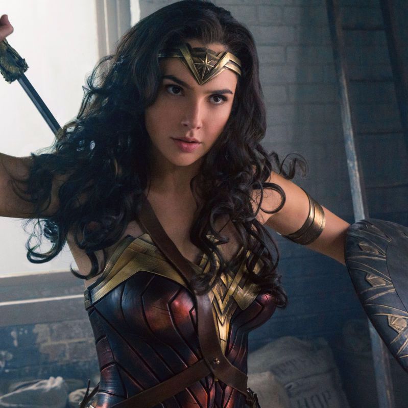 Ep 217: Is Wonder Woman too woke? Plus, a bunch of other stuff. episode artwork