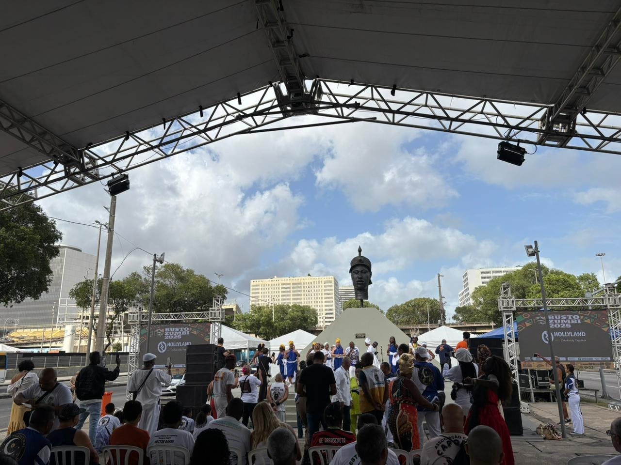 No Dia da Consciência Negra, tradicional homenagem no monumento de Zumbi acontece no Rio No Dia da Consciência Negra, tradicional homenagem no monumento de Zumbi acontece no Rio