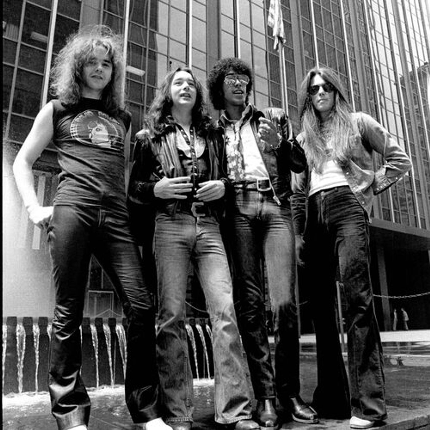 The boys are back in town: storia dei Thin Lizzy e del loro immortale hard rock episode artwork