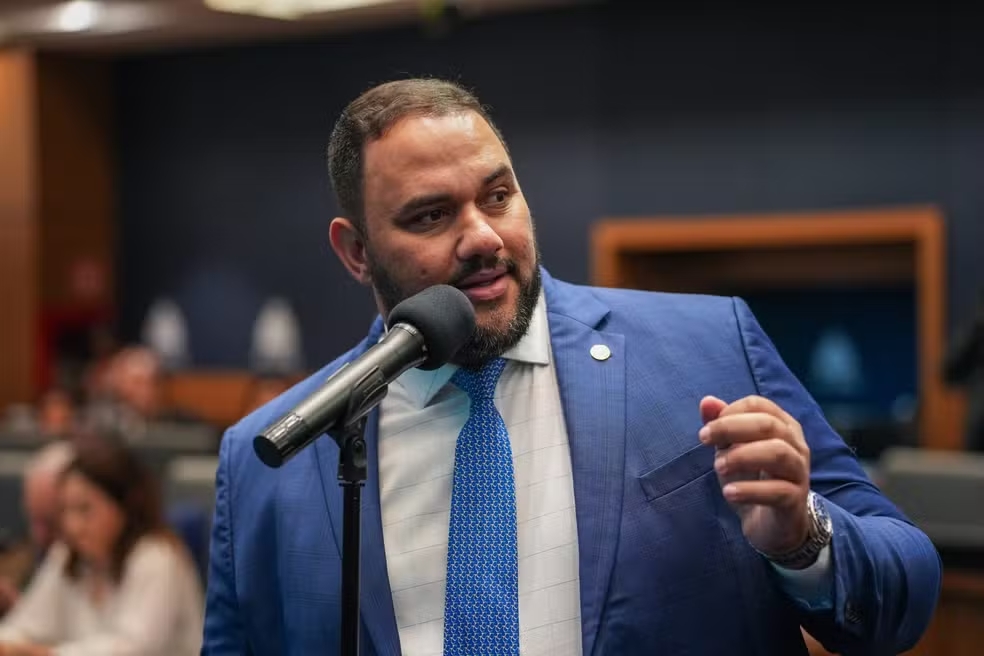 Após prisão do deputado Thiago Rangel, Secretaria de Educação do Rio vai revisar contratos de obras em escolas episode artwork
