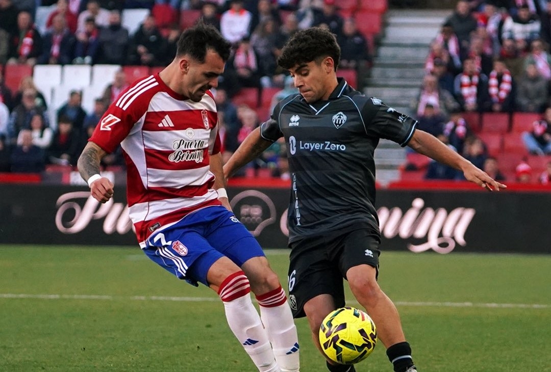 El Castellón araña un empate en Granada y firma una primera vuelta de matrícula de honor