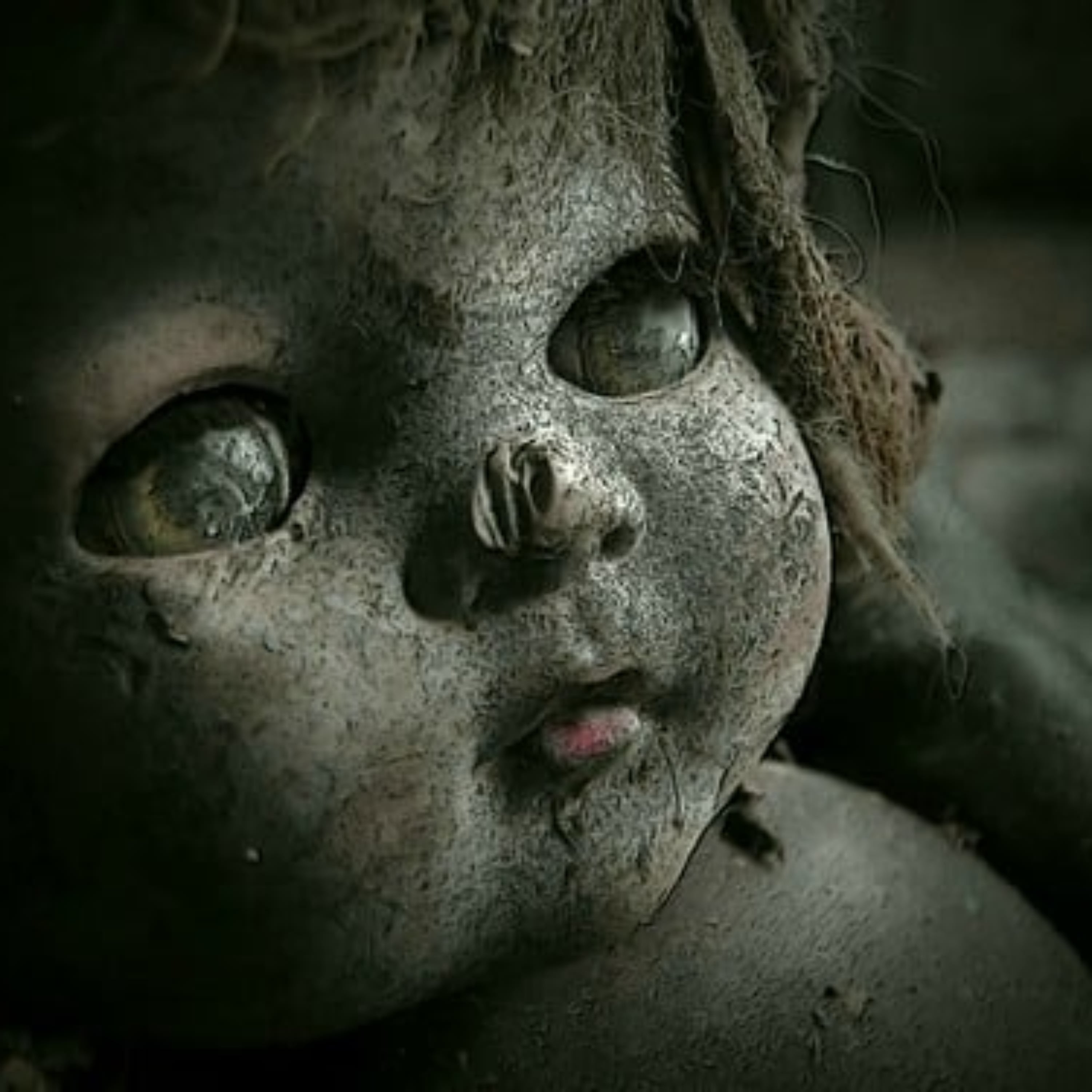 Island of the Dead Dolls - A True Hauntings Podcast