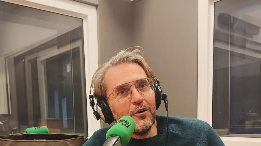 Máximo Huerta publica 'Mamá está dormida'