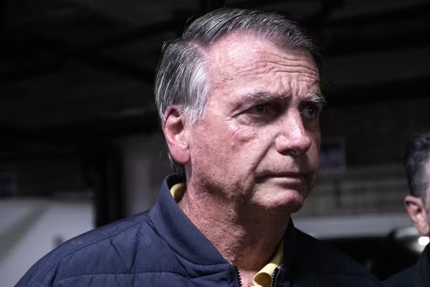 PF apreende última arma registrada em nome de Jair Bolsonaro episode artwork