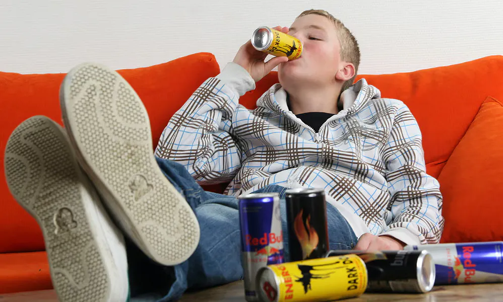 Bebidas energéticas y jóvenes: un cóctel que engancha