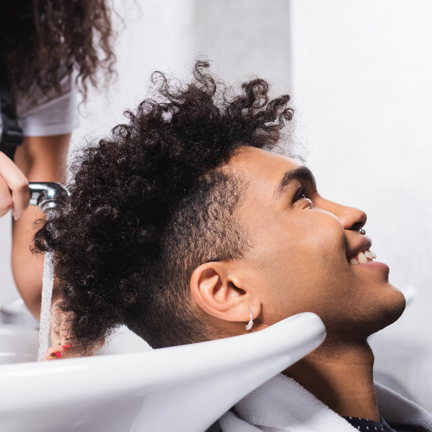 日本人が黒人ヘアを真似ることは“文化の盗用”にあたる？ アメリカZ世代が伝えたい大切なこととは？ episode artwork