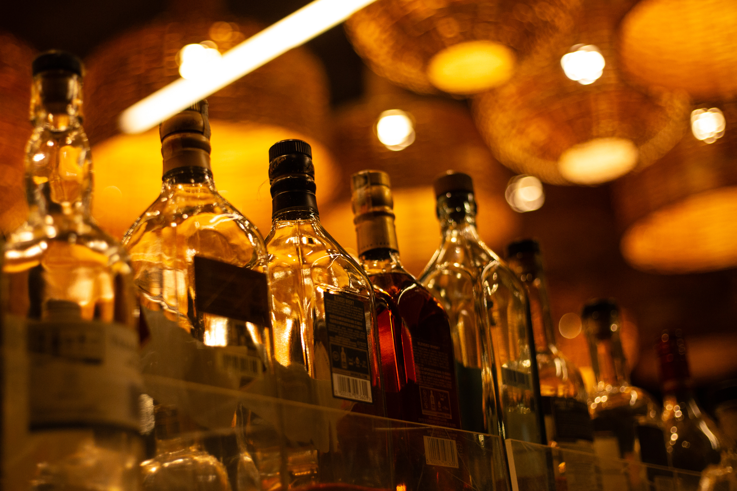 Base governista vai incluir medidas para arrecadação em PL que torna crime hediondo adulterar bebidas