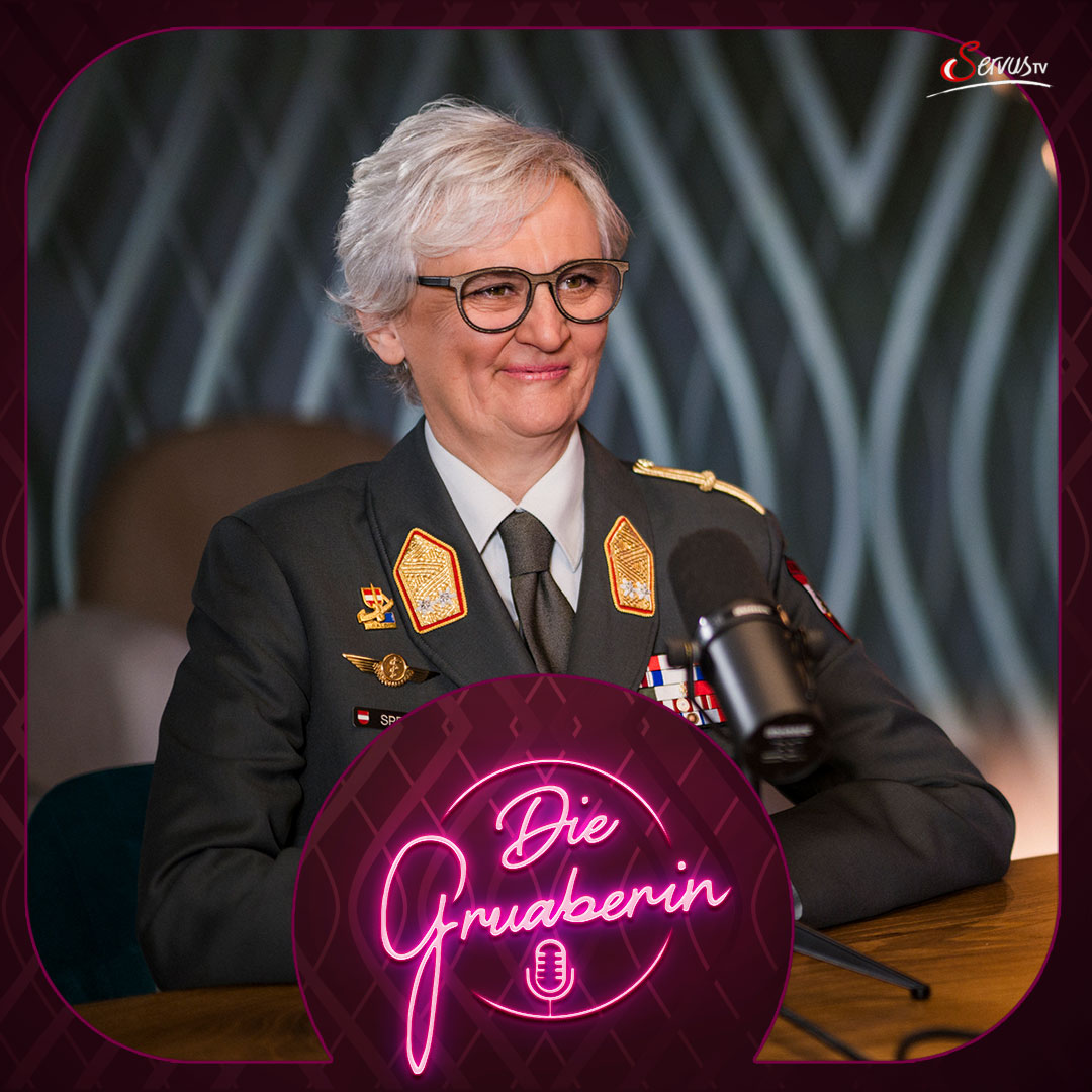 Mit Monika Gruber und Frau Generalmajor Sylvia Sperandio