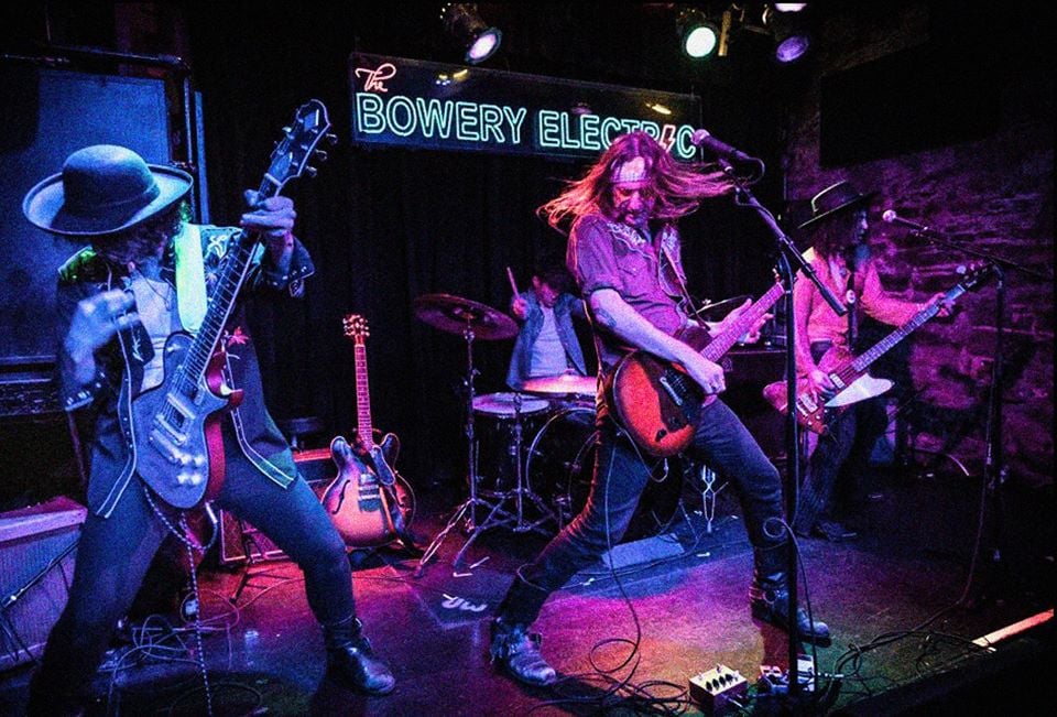 Sitting With Sam Hariss from The Sweet Things