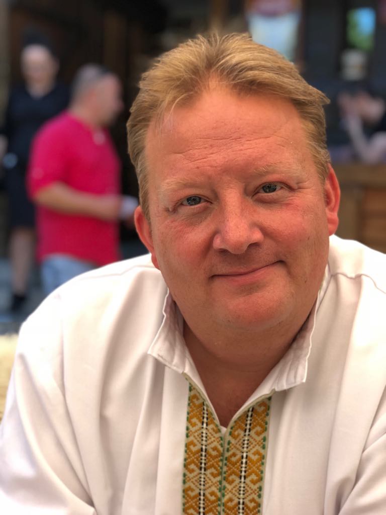 184: Founding Bansko Nomad Fest, Sailing a Catamaran Across the Sea of Bengal, and the Impact of Traveling to 100 Countries with Matthias Zeitler