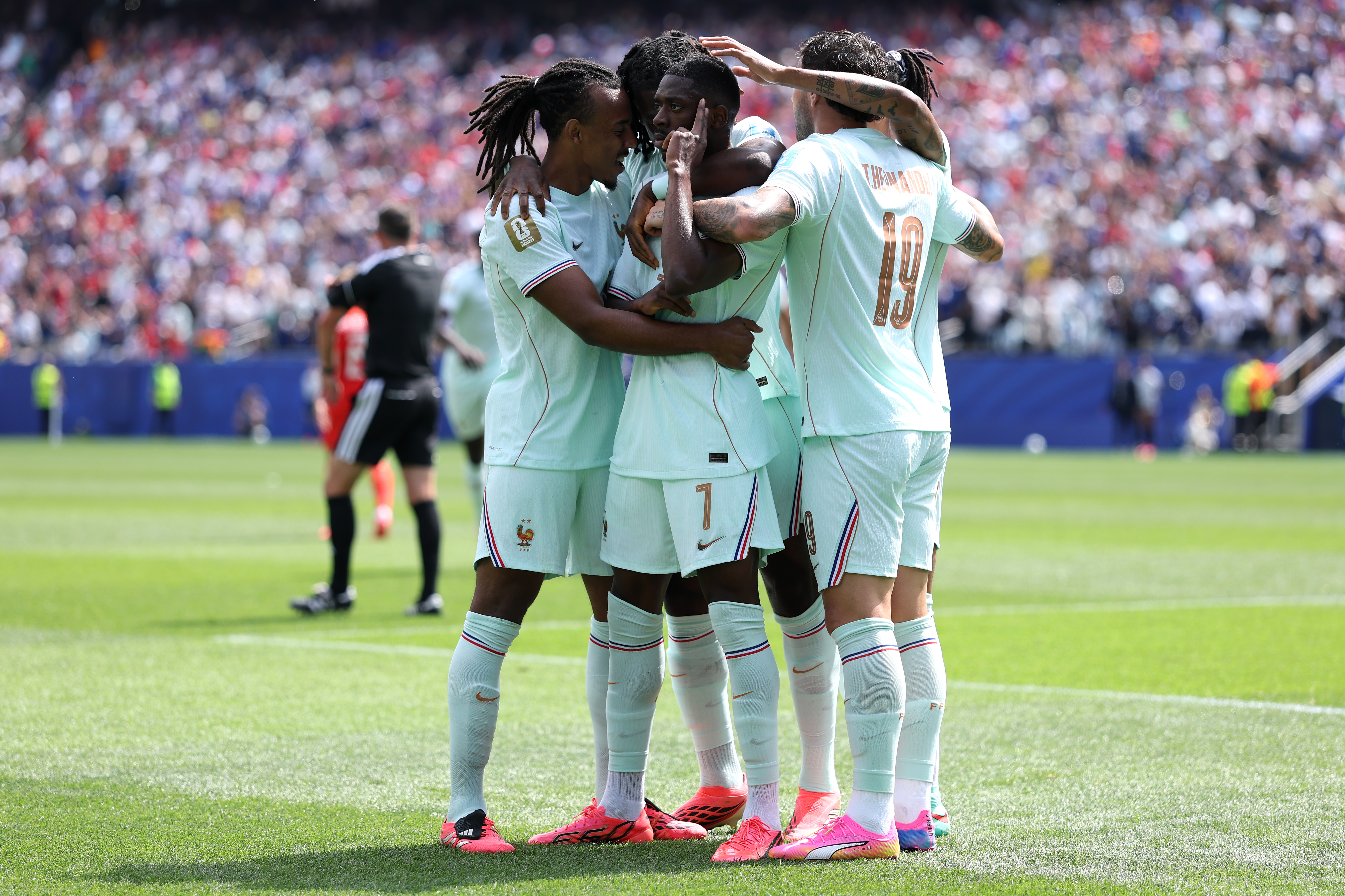 Dia 20 de Copa: França quer confirmar o favoritismo, definição do próximo adversário do Brasil e guia de jogos da terça-feira episode artwork