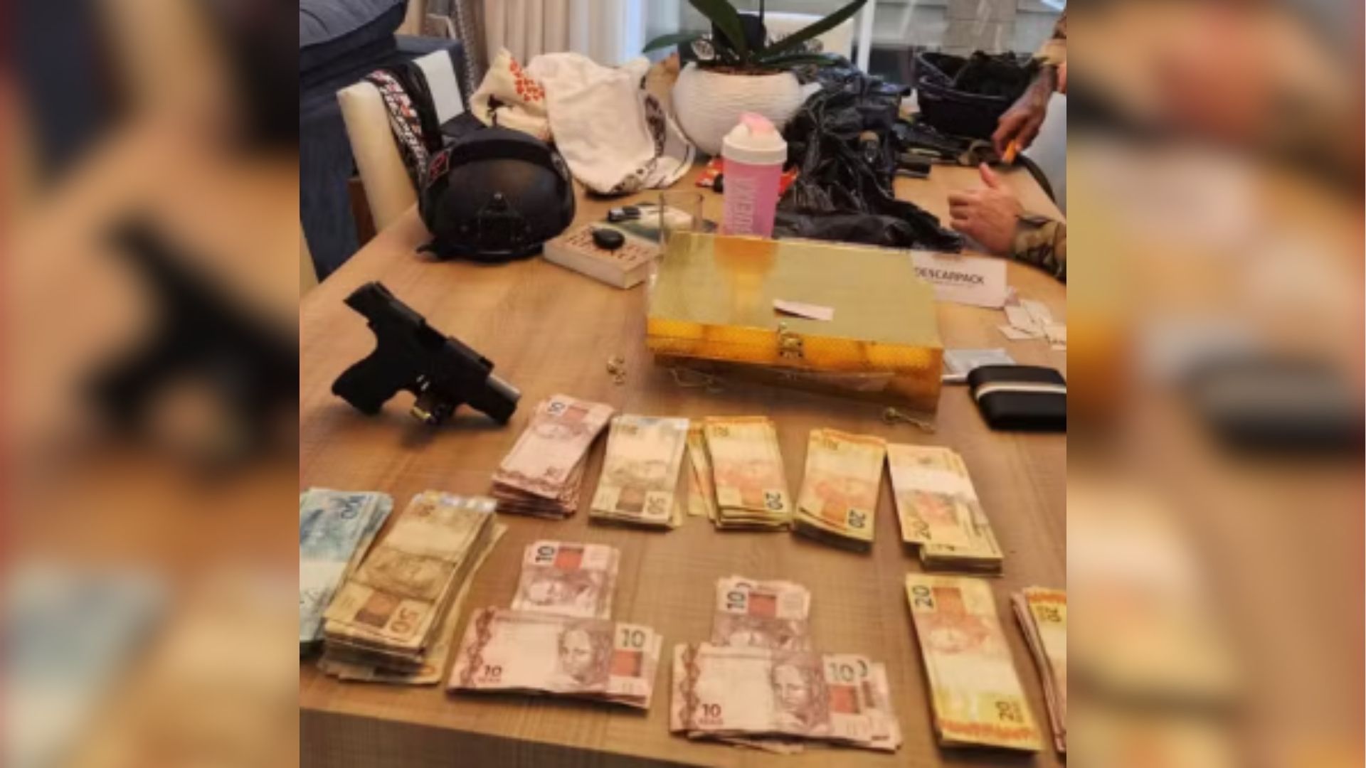 Operação mira esquema que fornecia armas e drogas a facções é preso em SC; principal suspeito é preso