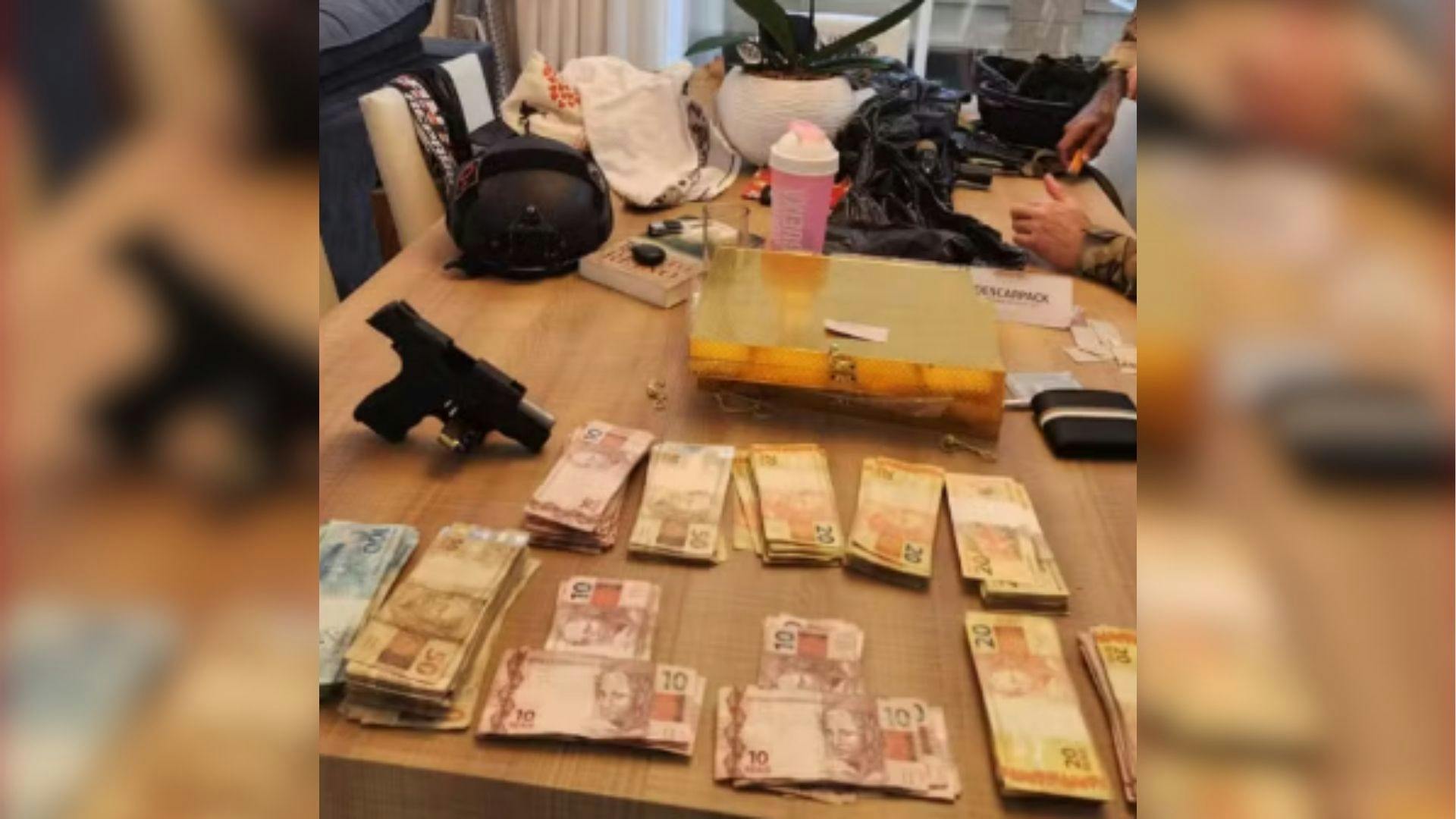 Operação mira esquema que fornecia armas e drogas a facções é preso em SC; principal suspeito é preso Operação mira esquema que fornecia armas e drogas a facções é preso em SC; principal suspeito é preso