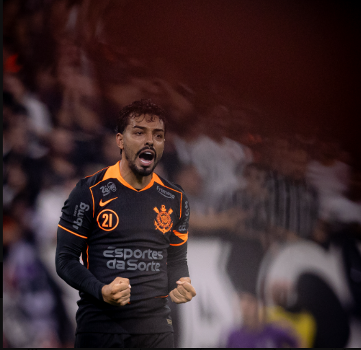 Torcida do Corinthians lota estacionamento da Neo Química Arena para celebrar título