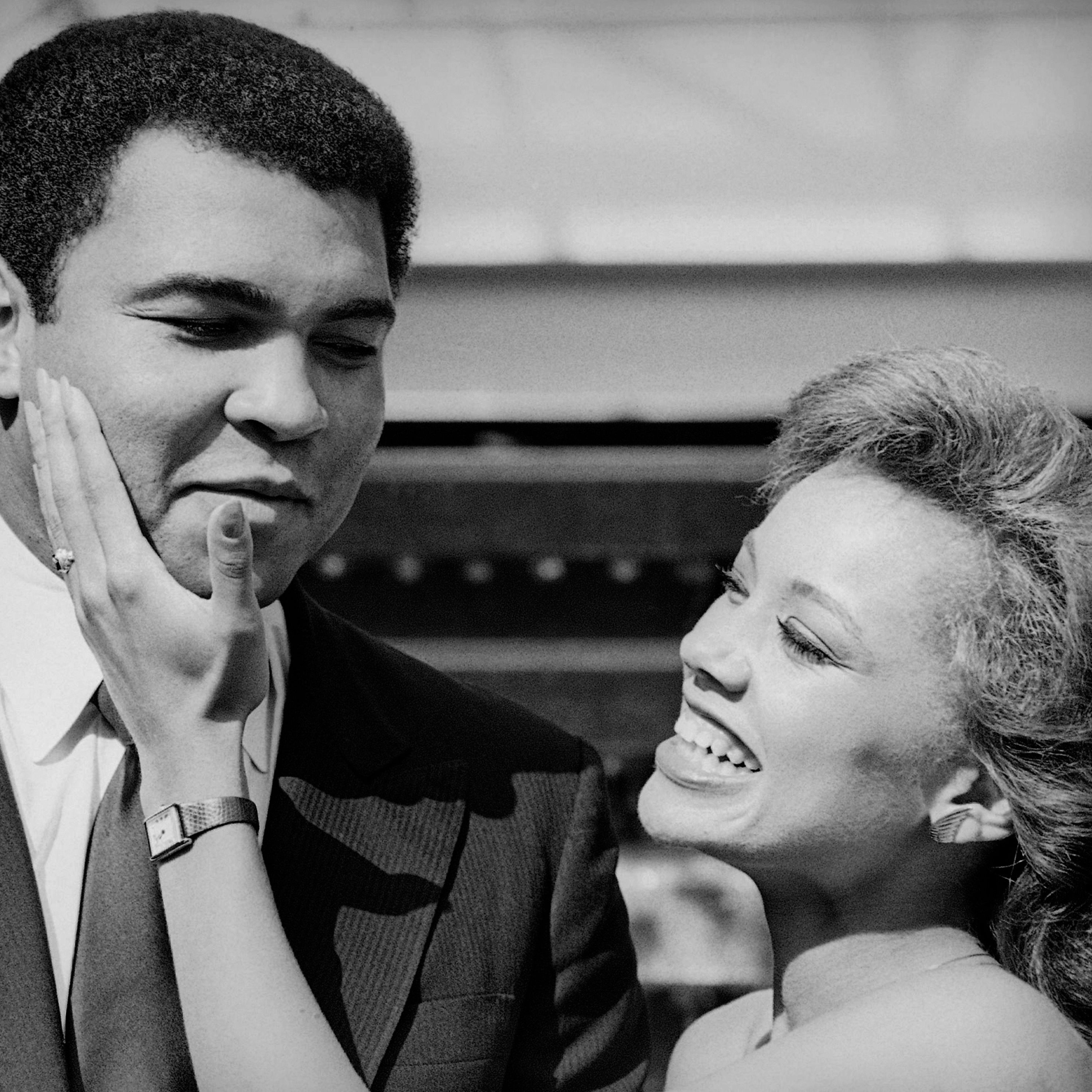 #OTD: Vanessa Williams, First Black Miss America, Was Born