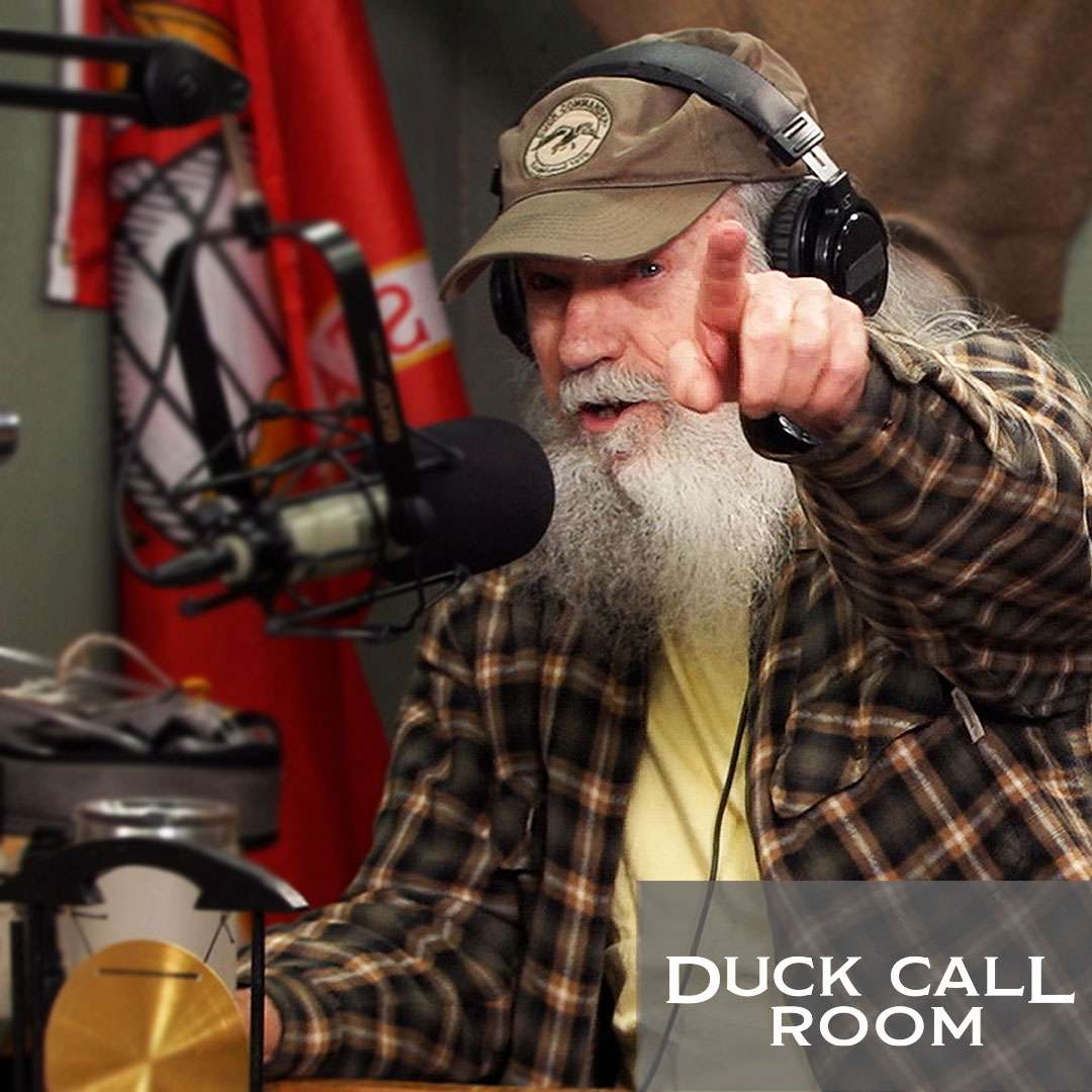 Uncle Si Outs a Robertson Wife for Her Stinky Smells!