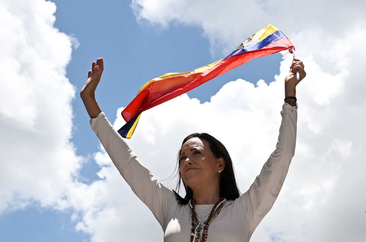 Governo Trump impede retorno de María Corina Machado à Venezuela em meio à crise no país episode artwork