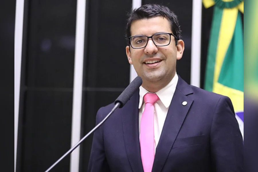 Em decisão, Dino diz que deputado Marcelo Queiroz usou causa animal para obter 'votos e prestígio' episode artwork