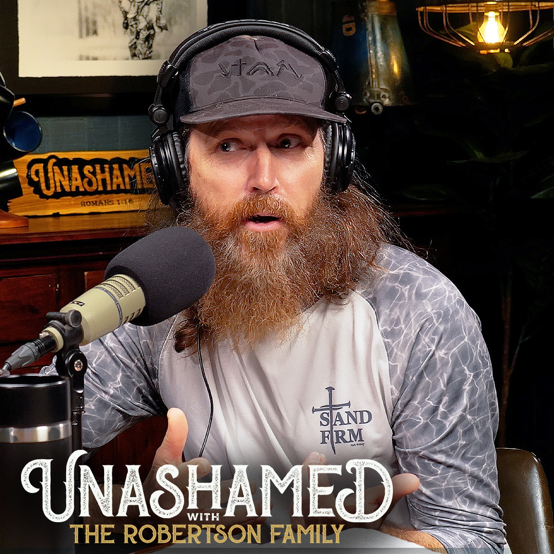 Ep 1038 | Jase Grapples with a Traumatic Memory of Granny’s Chickens & Tim Tebow Teaches Him a Lesson