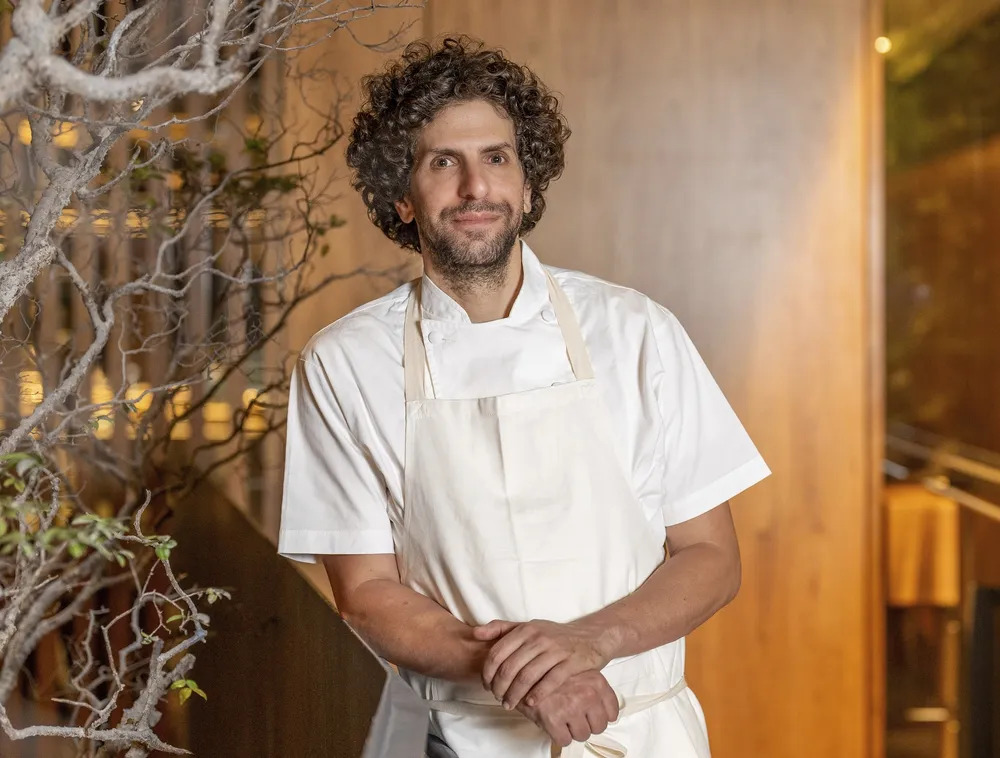 'Ganhar as três estrelas (Michelin) é um orgulho, mas ainda temos a aprender e melhorar', diz chefe do Tuju, em SP