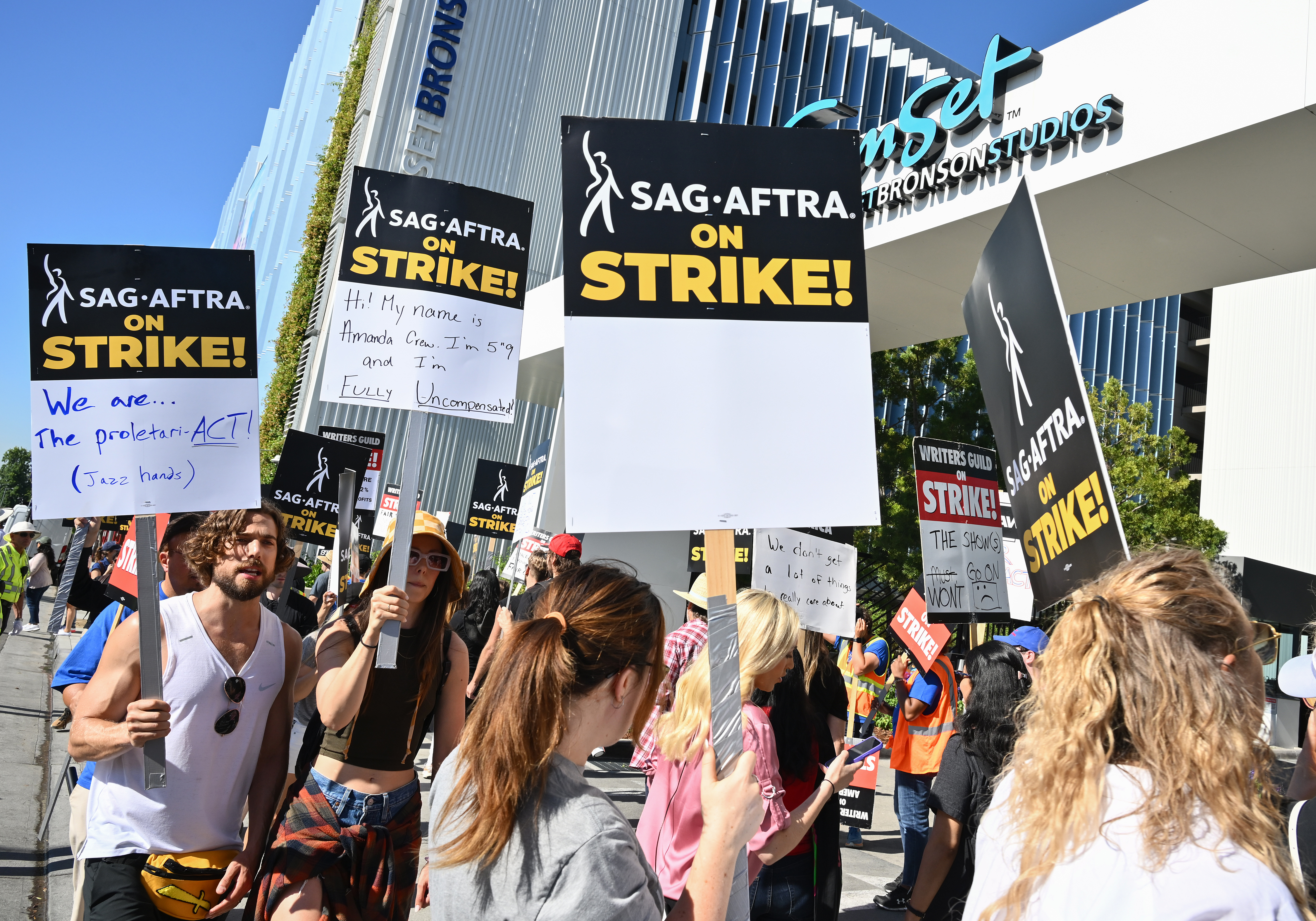 AI One of the Main Sticking Points in Hollywood Labor Talks