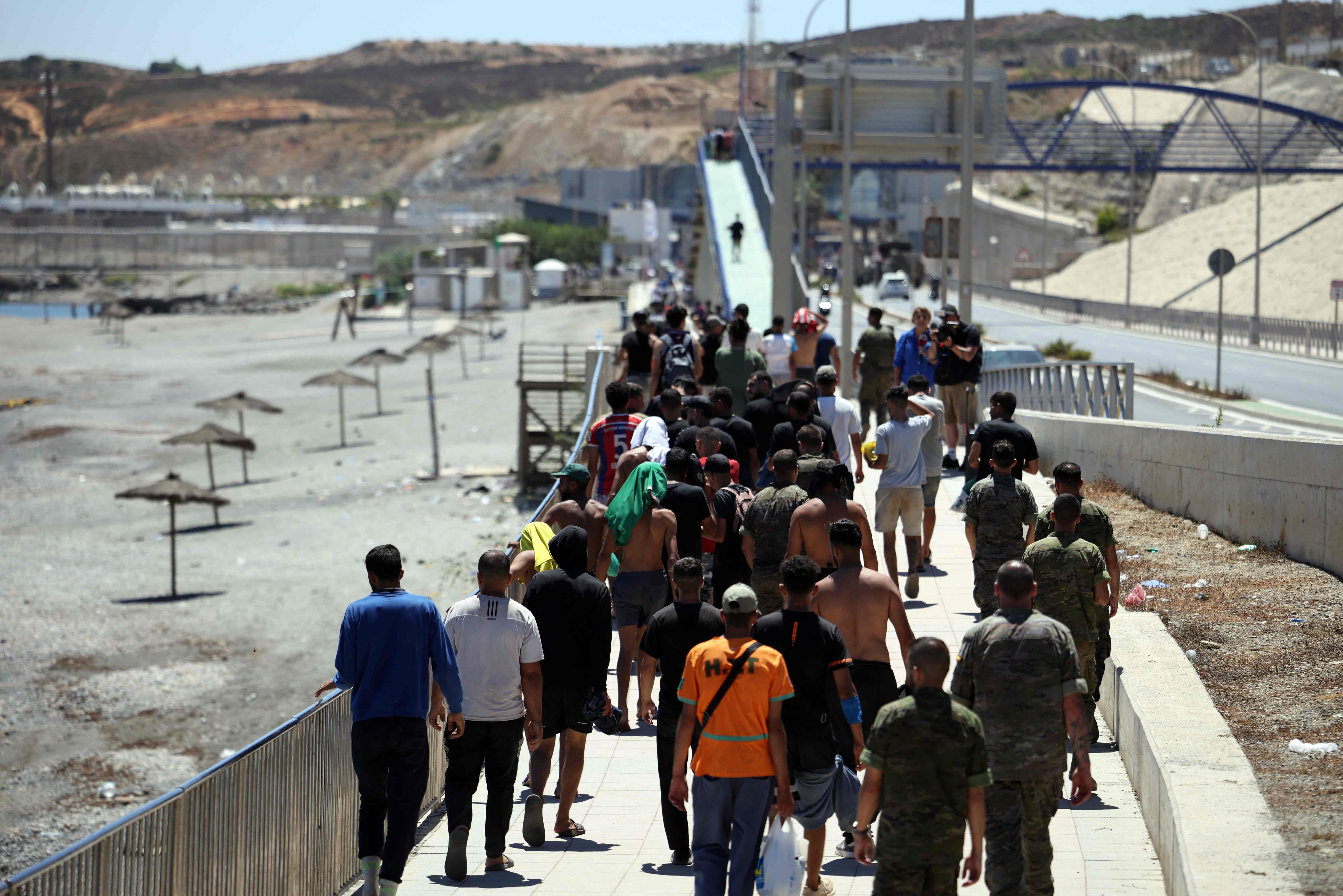 Espanha e Marrocos reforçam fronteira em Ceuta por temor de nova onda migratória episode artwork