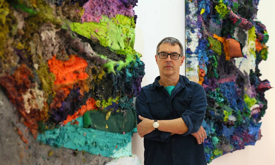 'Vou tentando achar meu caminho em tudo que faço', diz Nuno Ramos sobre arte e escrita