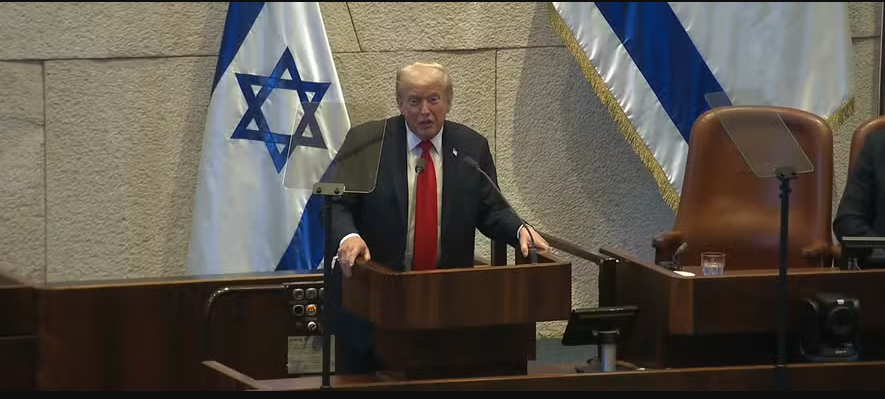'Não é só o fim de uma guerra, mas de uma era de terror e morte', diz Trump em discurso no parlamento de Israel