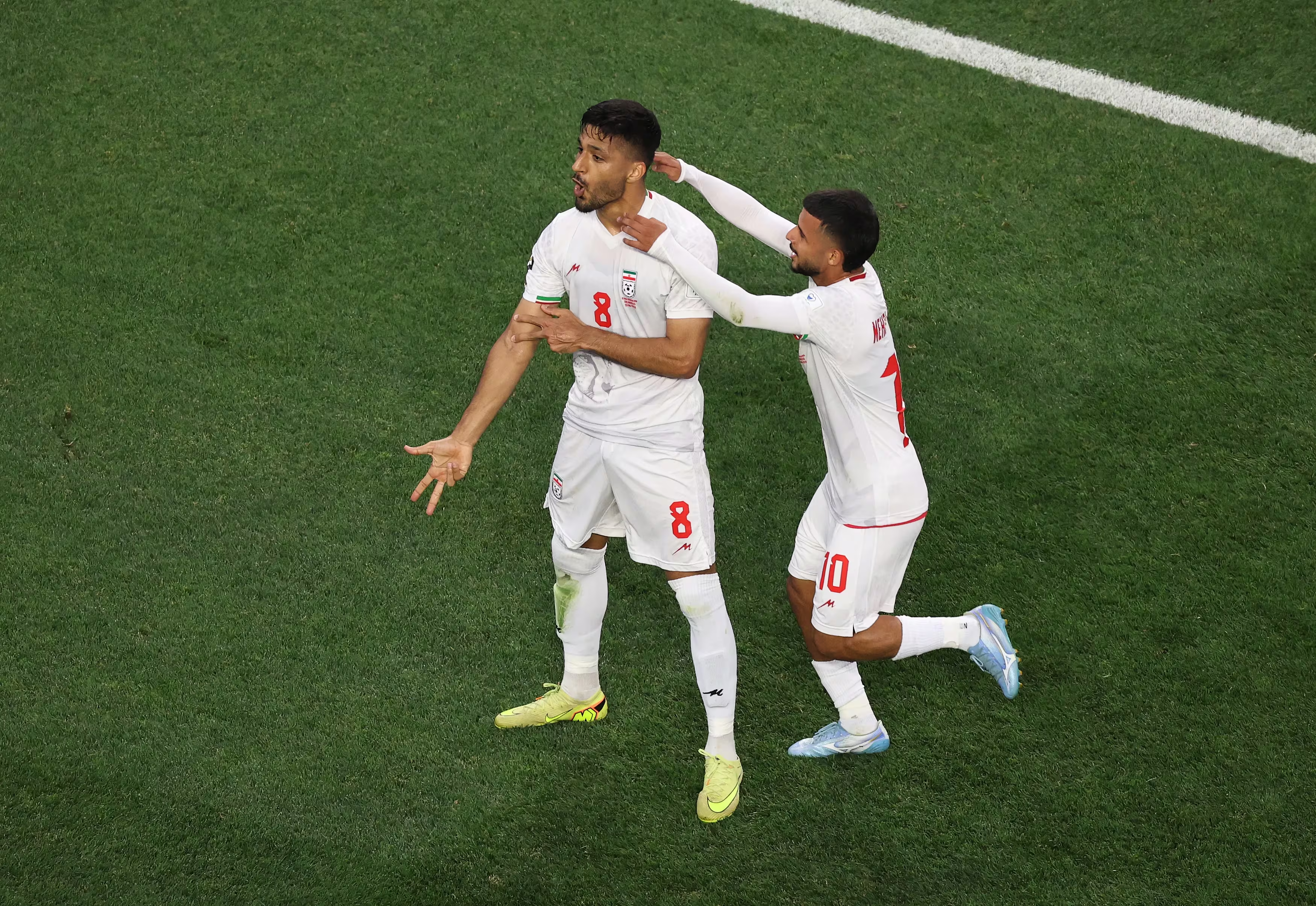 Em dia marcante para o Irã, Copa tem quatro empates