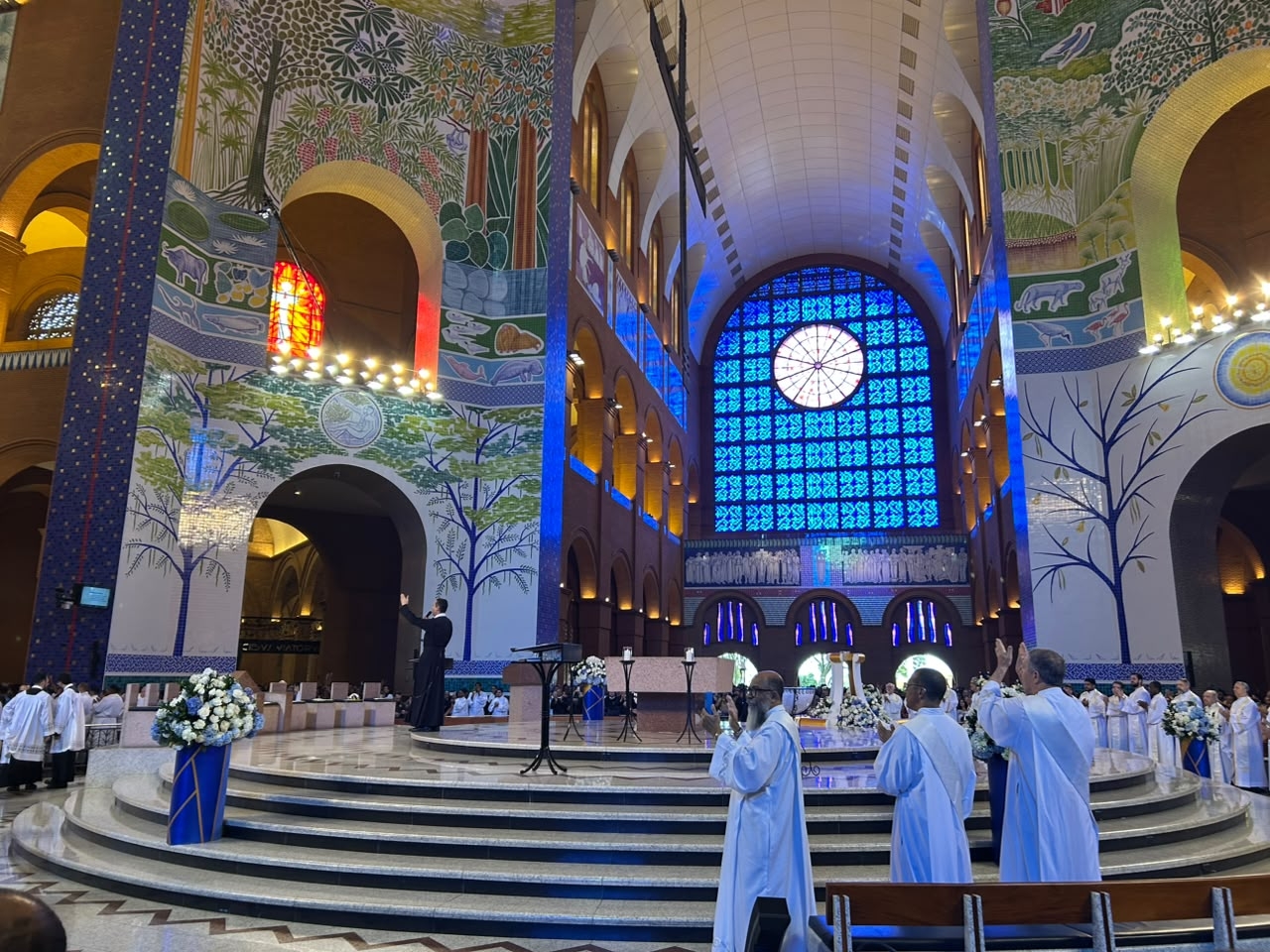 Religião mobiliza eleitores, mas não determina o voto sozinha, explica sociólogo