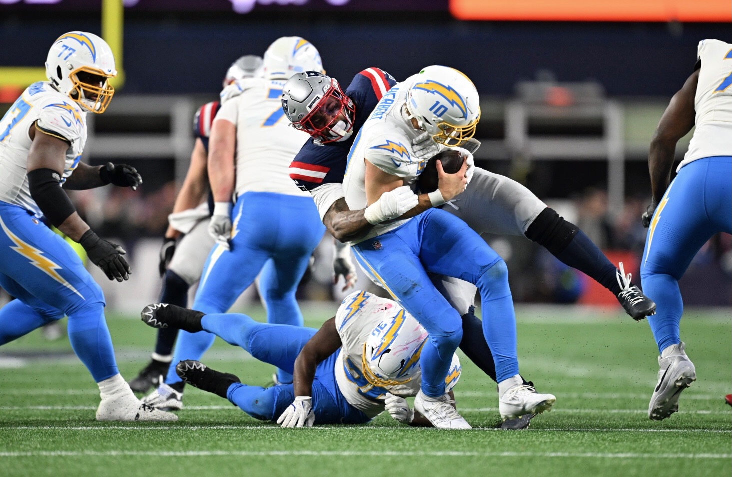 Bedard on Patriots' win over the Chargers, defensive gameplan with 98.5 The SportsHub