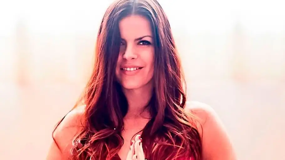 Elma Roura: "En vez de escuchar tanto a los demás, igual deberíamos escucharnos más a nosotros mismos"