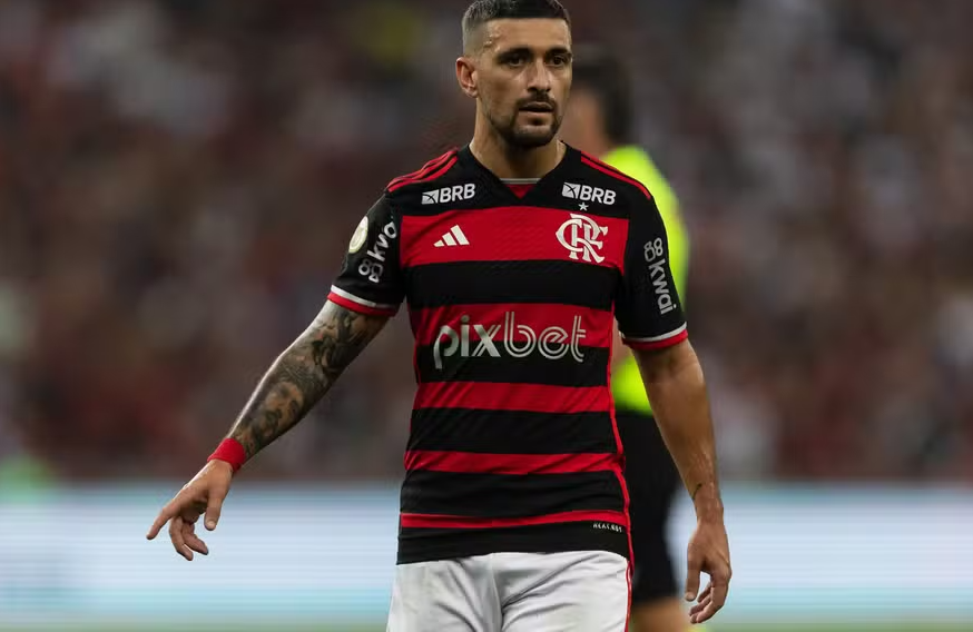 Arrascaeta, do Flamengo, sofre fratura no punho durante amistoso e terá que passar por cirurgia episode artwork