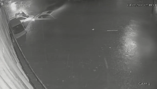 Água sobe em poucos minutos e arrasta veículos na Zona Sul de SP após forte chuva episode artwork