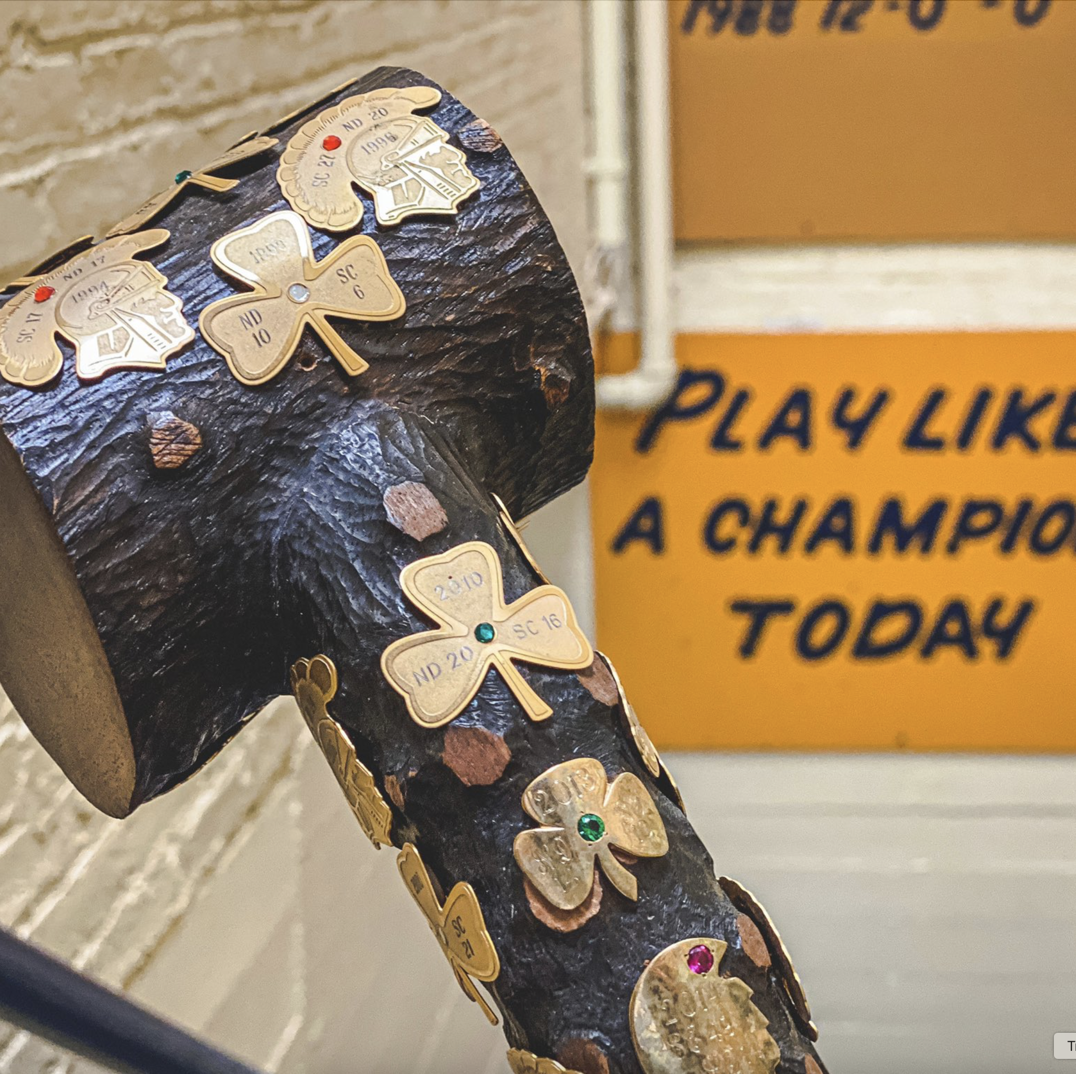 It's Notre Dame VS USC and we're ready to roll