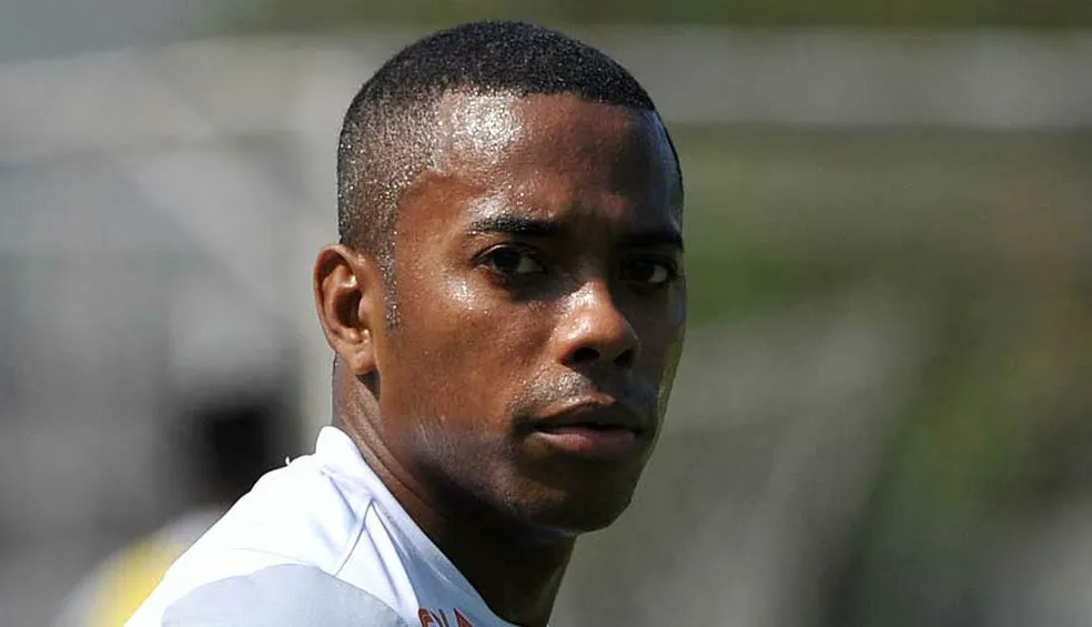 Robinho tem pena reduzida em 301 dias com trabalho, estudo e leitura na prisão episode artwork