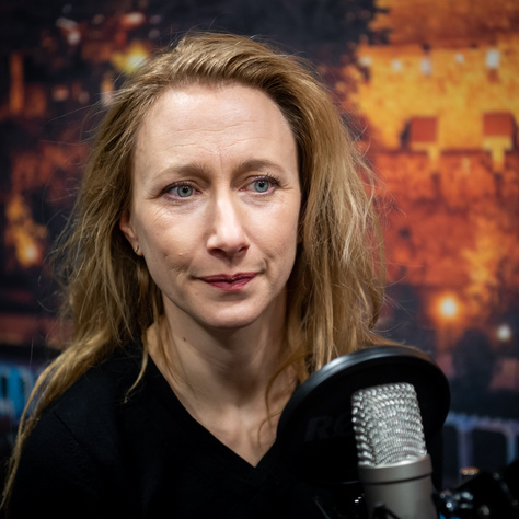 Fontos szerepe volt a tetovált szemöldöknek a Larry színésznője szerint