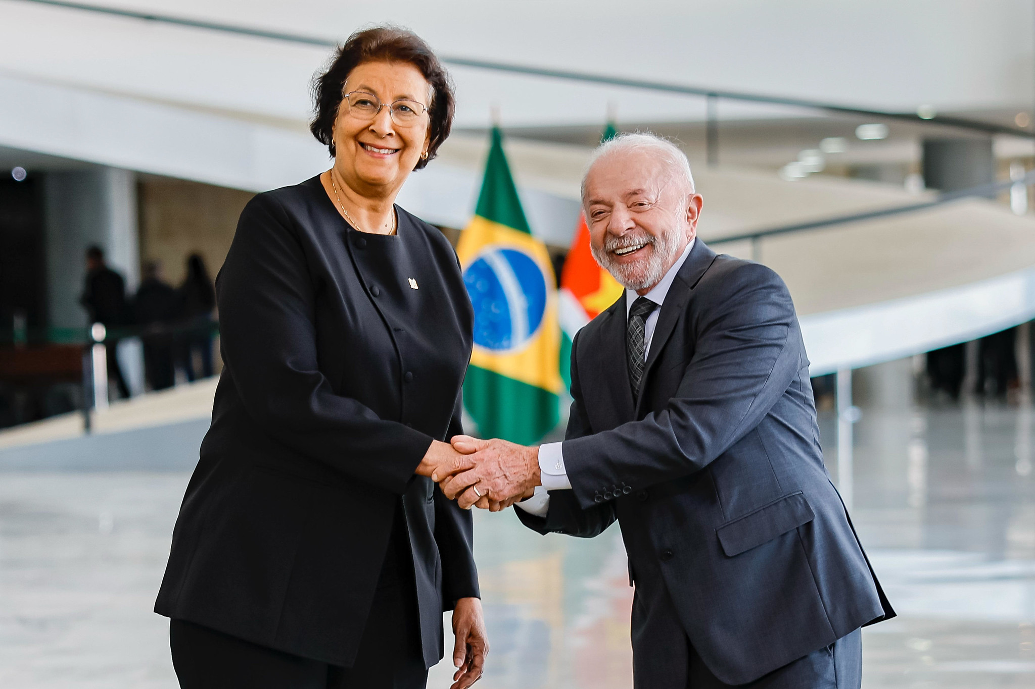 Lula diz que Petrobras poderá cooperar com Suriname na exploração de petróleo episode artwork