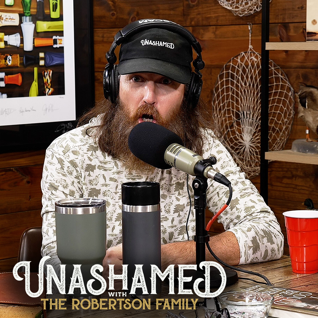 Ep 888 | Phil Pines over Miss Kay’s Extended Absence & Jase Sticks His Head into a Beaver Dam