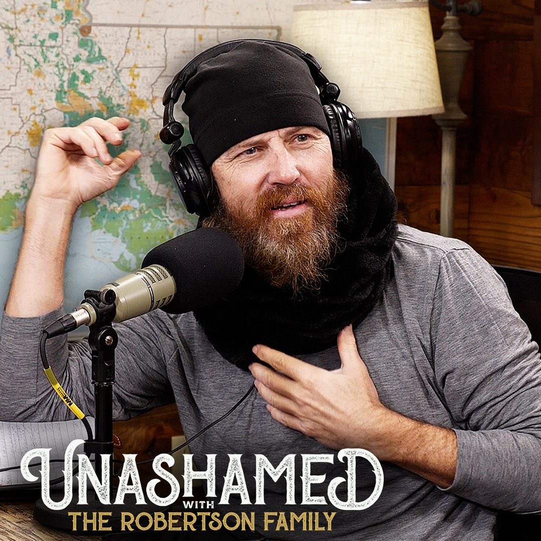 Ep 1020 | Uncle Si Comes Clean About a ‘Duck Dynasty’ Special Episode & Jase Wears Missy’s Clothes