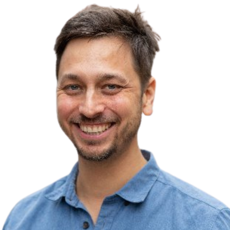 Getting 8 Million Downloads on the Zero to Travel Podcast, Building "Location Indie", and Hitchhiking Through Scotland with Jason Moore (Ep 149)