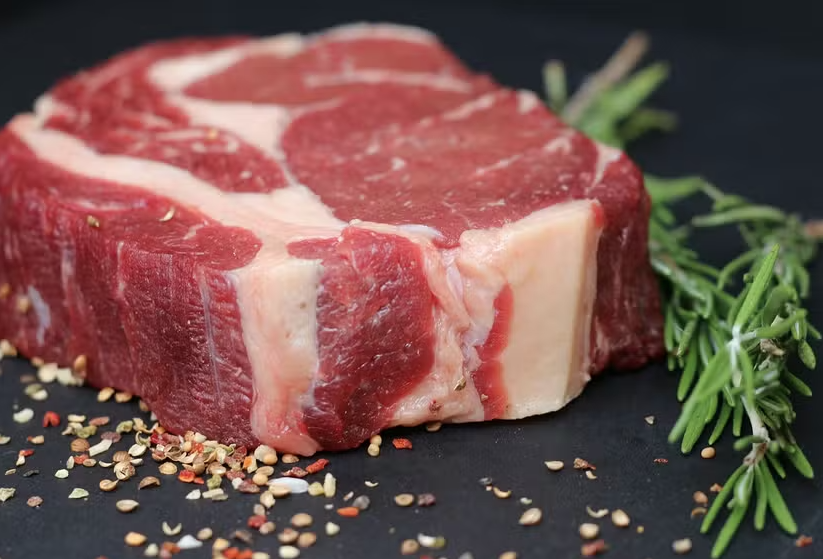 'Cumprimos as regras há mais de 40 anos', diz ABPA após decisão da UE sobre exportações de carne