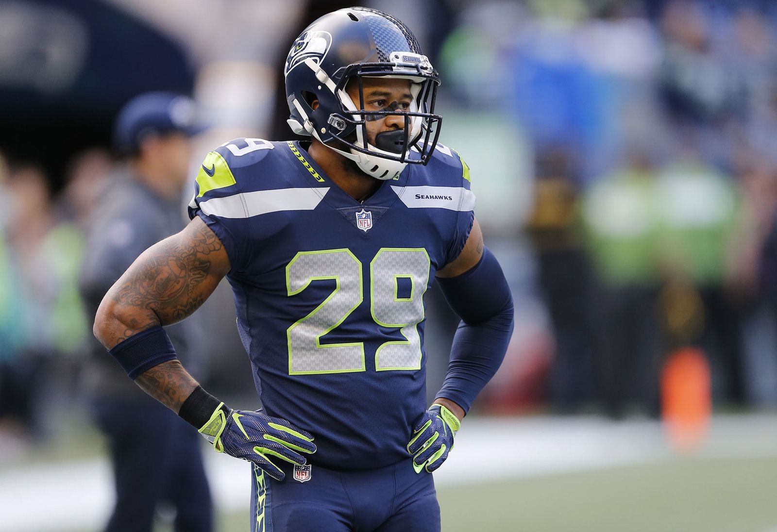 Should the Cowboys go get Earl Thomas? episode artwork