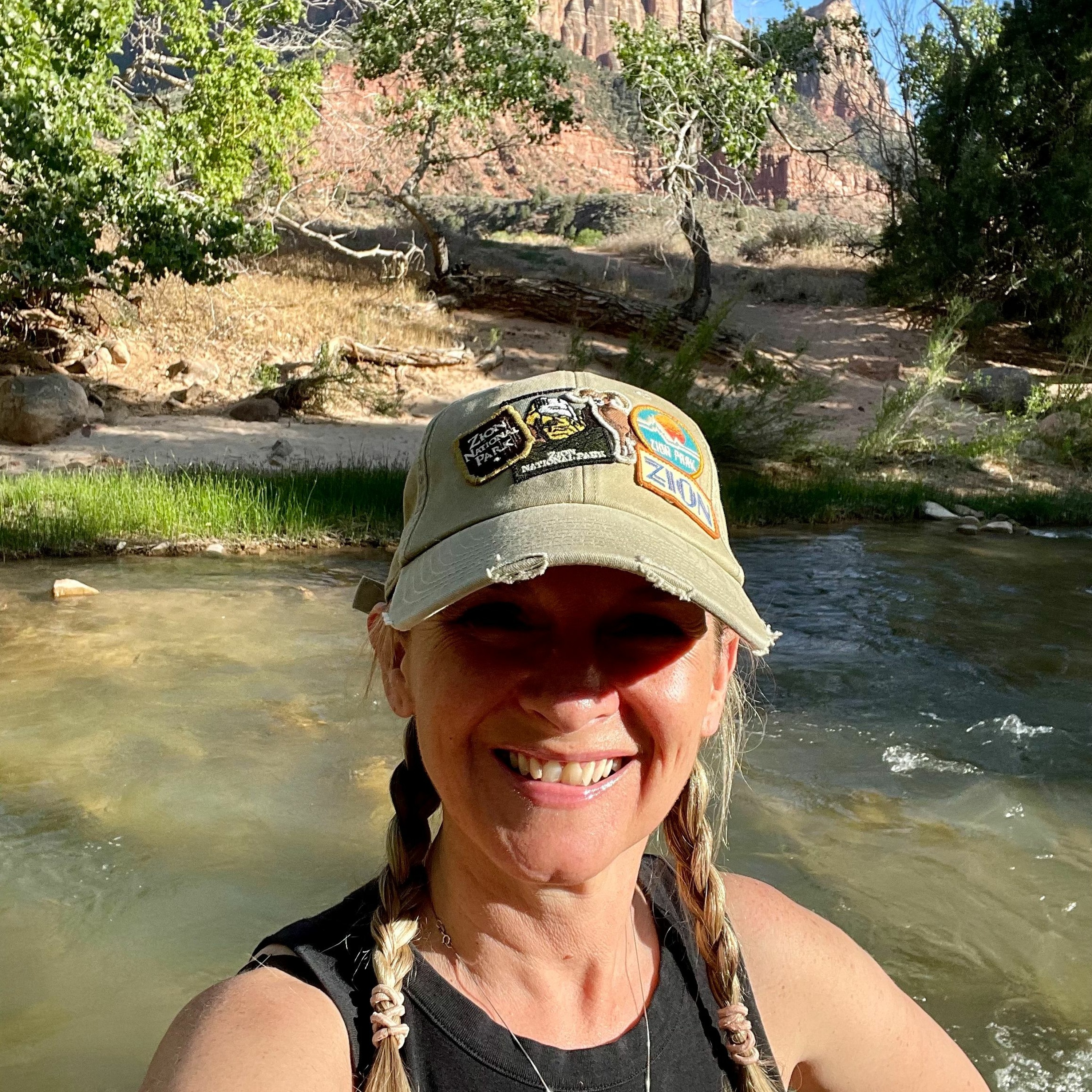 Roe v Wade Scares Canadian Women, Neurodivergence in the Workplace & Eazy Love