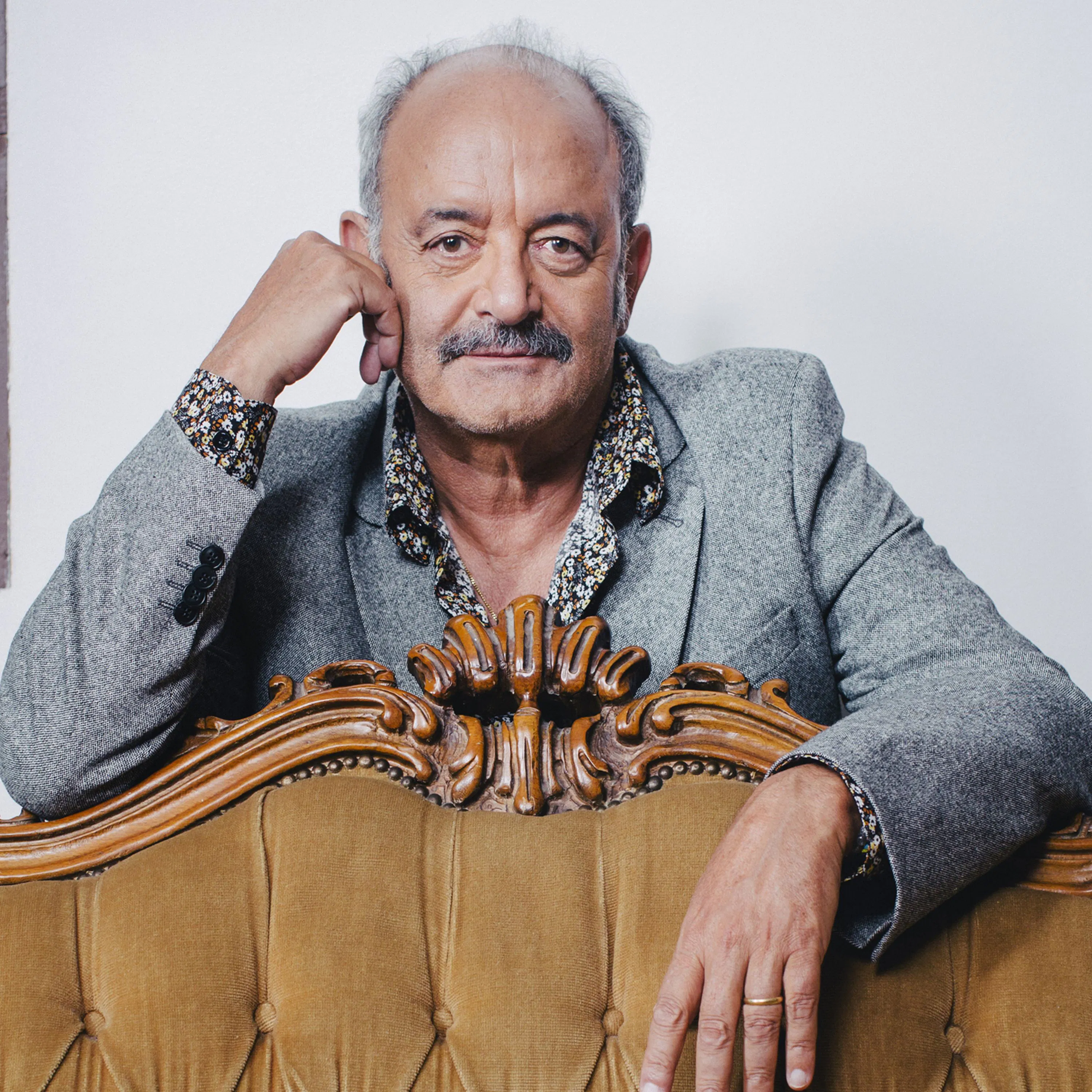 Musique : Dans le décor de Louis Chedid