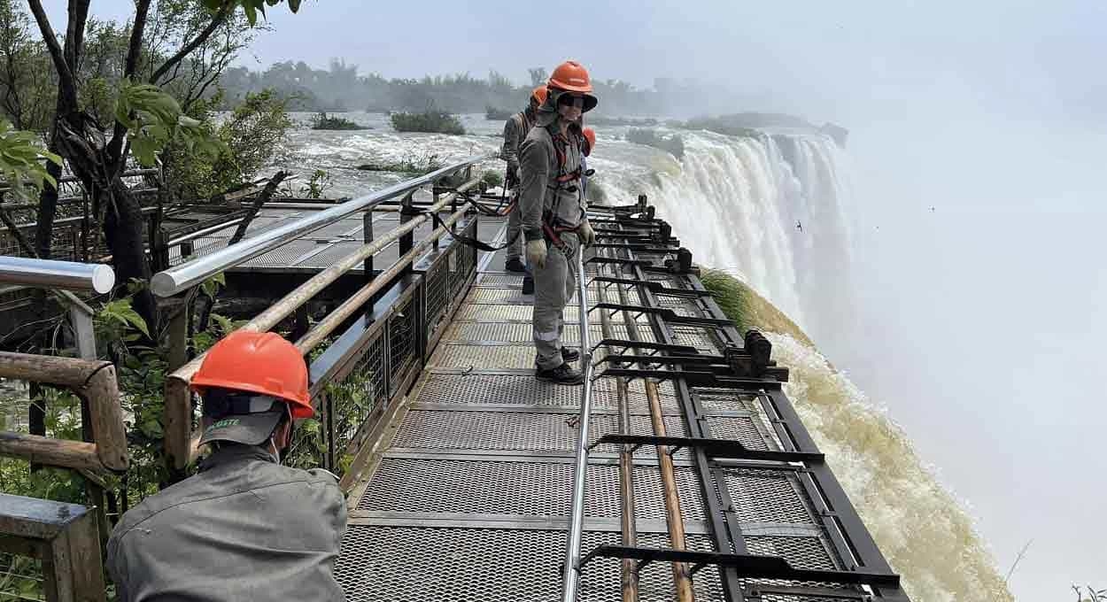 Passarela argentina Garganta do Diabo, nas Cataratas do Iguaçu, ficará fechada até dezembro