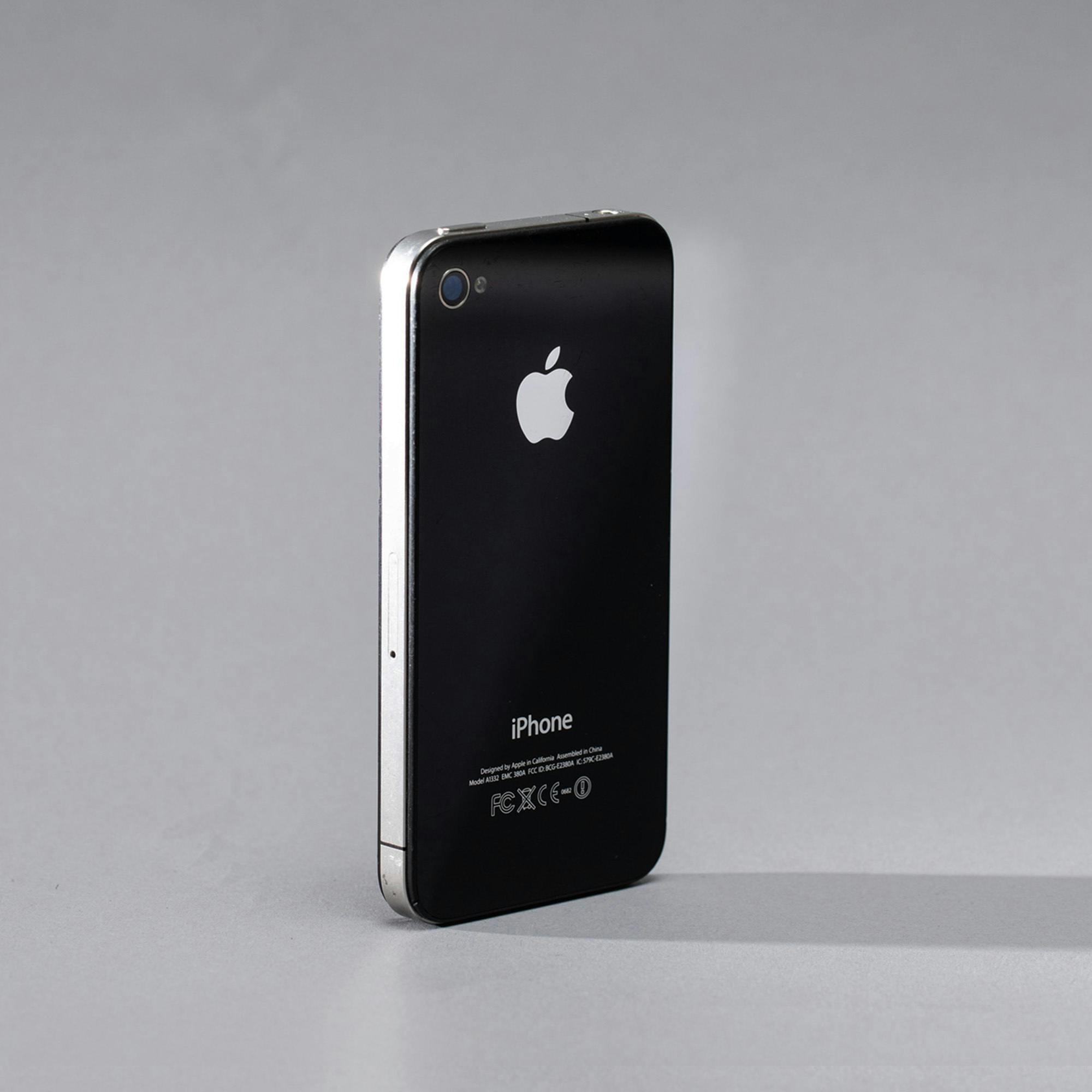 iPhone 4: You're holding it wrong iPhone 4: You're holding it wrong