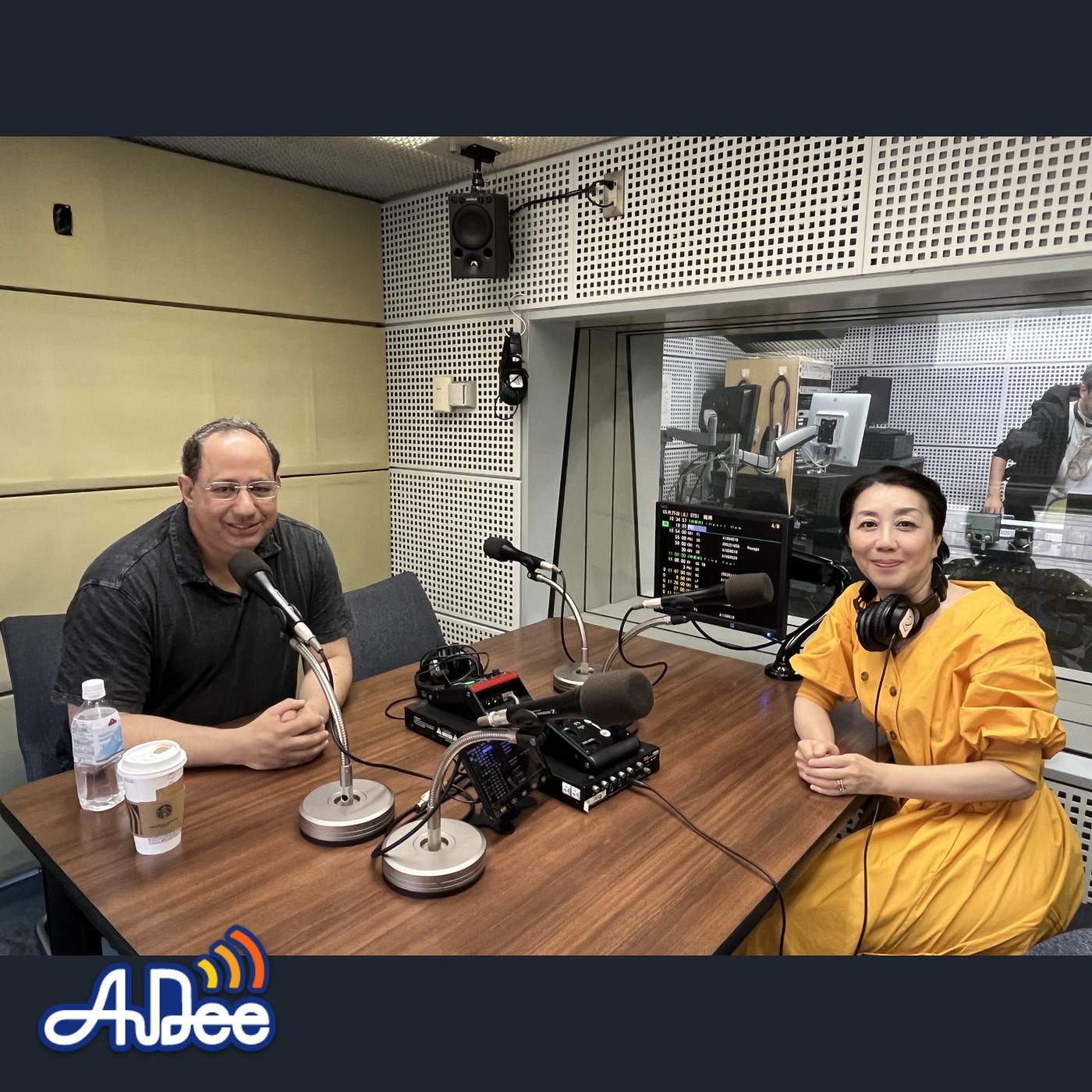 テーマは異文化コミュニケーション。ライアン先生も疑問の名刺文化は日本だけ？！ episode artwork