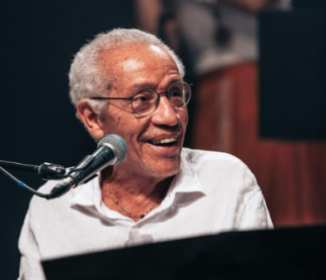 Roque Ferreira celebra décadas de samba e pesquisa da cultura afro-brasileira